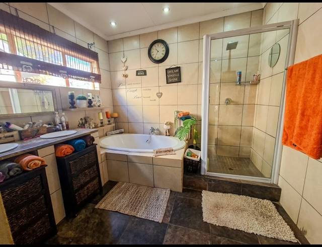 4 BEDROOM HOUSE FOR SALE IN THREE RIVERS